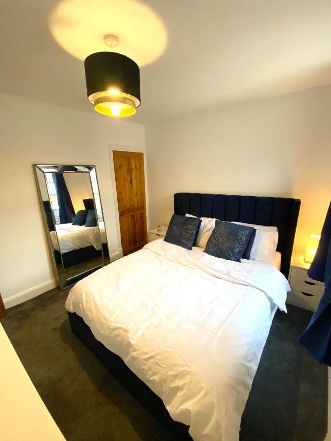 Medway Getaway - 3 Bed Home With Luxury Bathroom Chatham  Kültér fotó